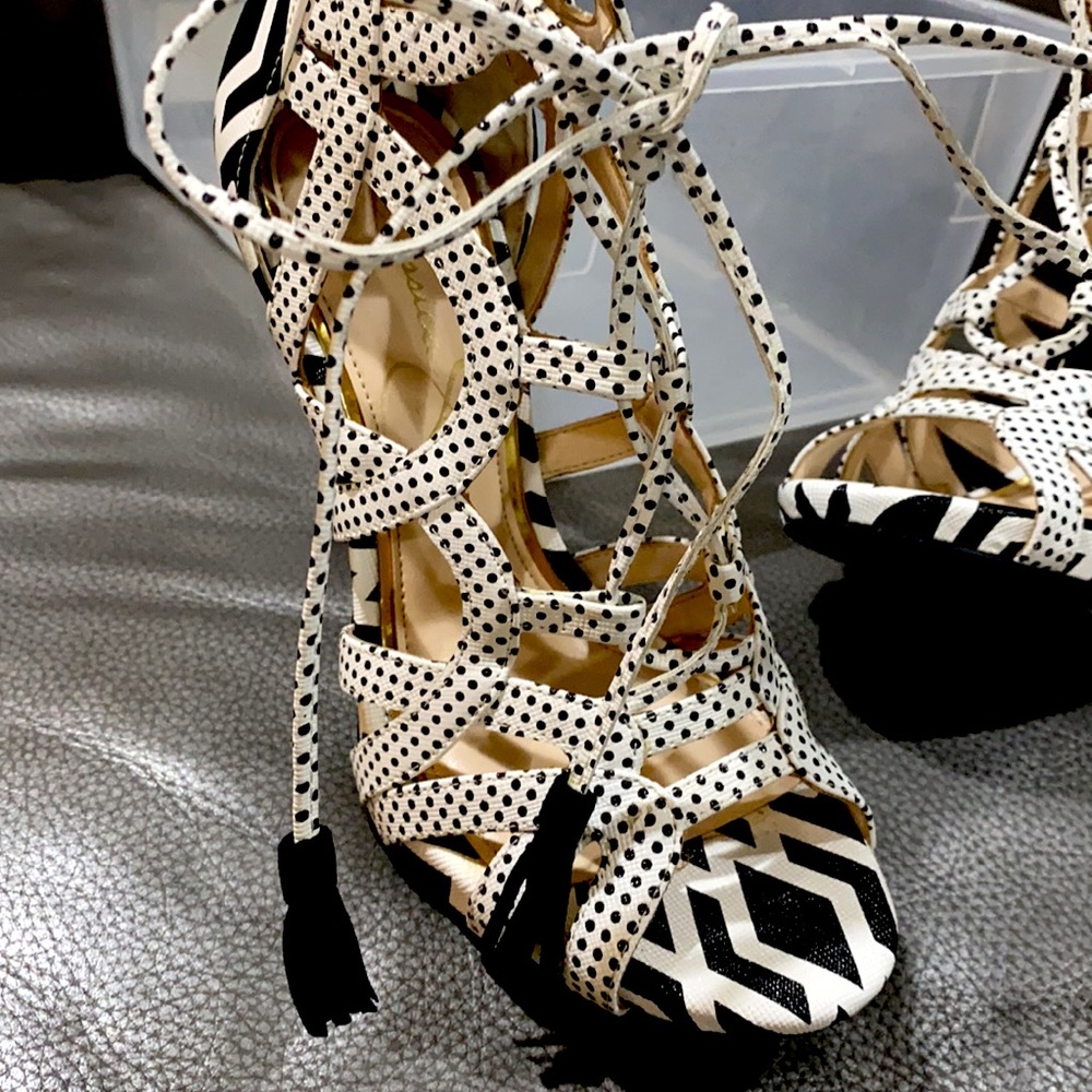 Jessica Simpson black & white tie heeled sandal - Picture 3 of 4